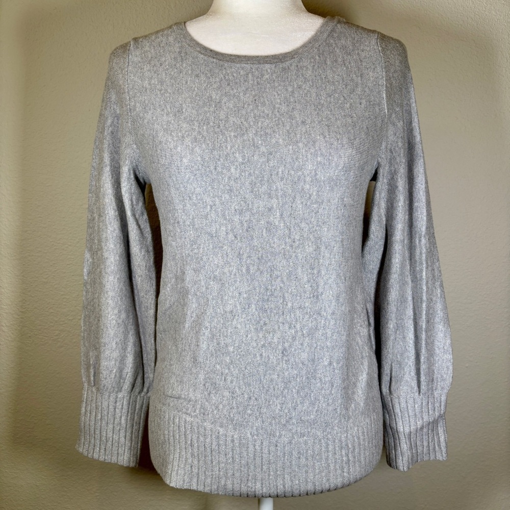 NWOT Ann Taylor Factory Light Gray Crew Neck Sweater Size Small Petite